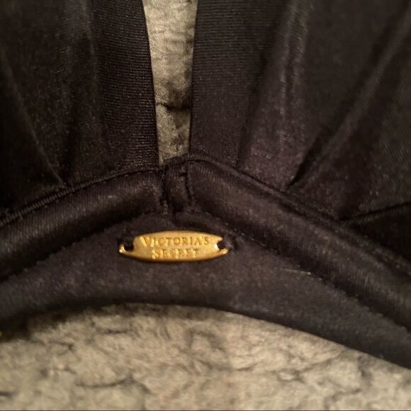Victoria’s Secret Black Bikini Top Sz 32A Top Only Woman’s - Picture 7 of 11